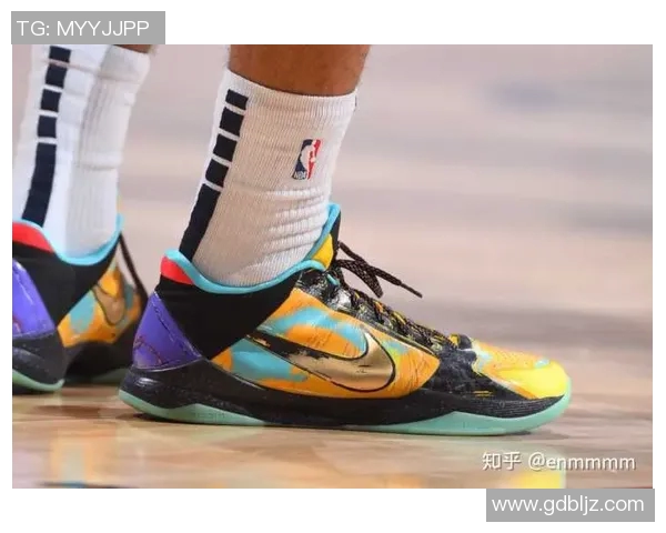 后卫足球明星的鞋子选择揭秘及其对比赛表现的影响分析